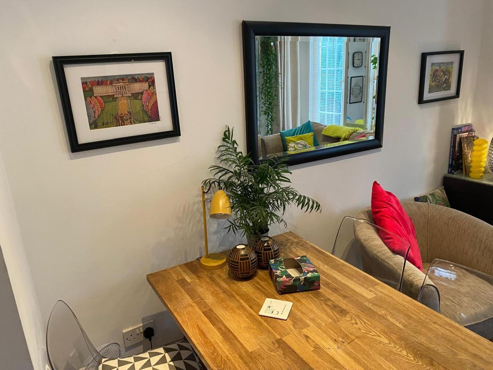 True Colours Apartment In Central Location Μπάνγκορ Εξωτερικό φωτογραφία