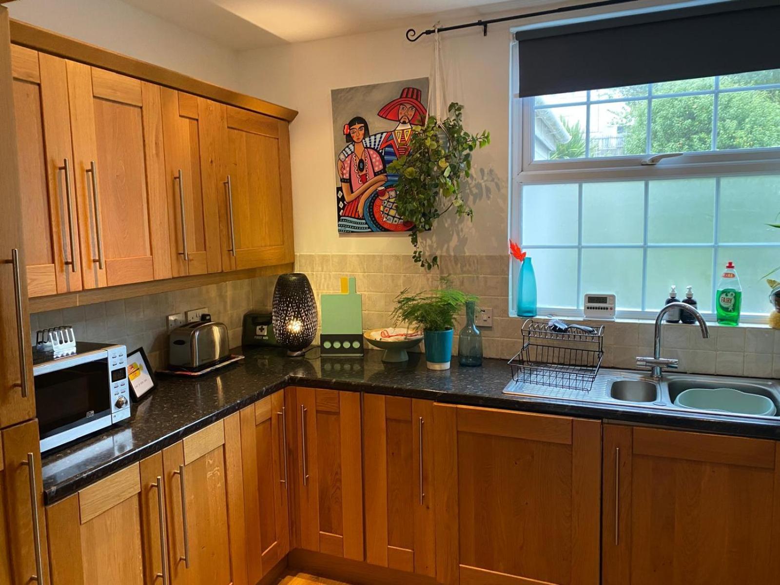 True Colours Apartment In Central Location Μπάνγκορ Εξωτερικό φωτογραφία